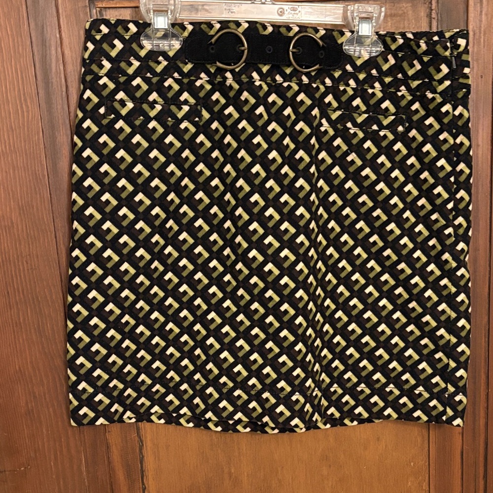 Geometric Print Mini Skirt in Black and Cream